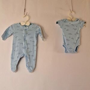 Like new!!! Carter's Child of Mine set Double Zip Footed and bodysuit Blue Dino